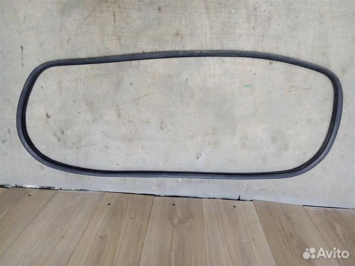 Уплотнитель крышки багажника от Chevrolet Captiva