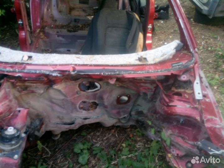 Разбор фольцваген поло седан 1.6АКПП красный