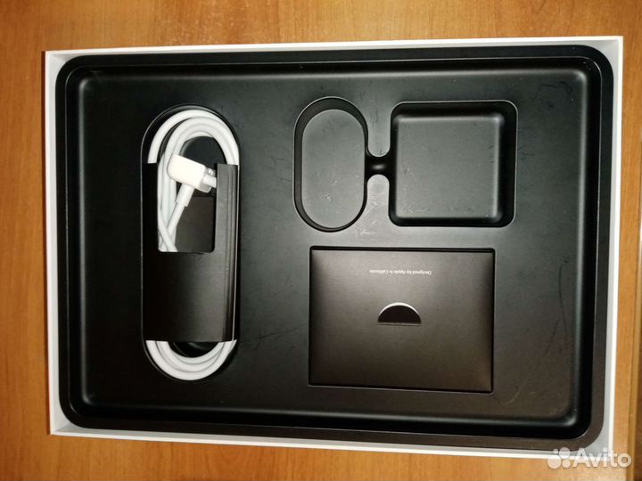 Apple MacBook pro 15. 4 QC i7 2 2GHZ/16GB/256GB