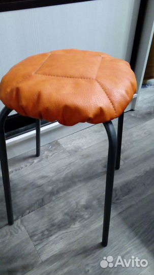 Чехлы на табуреты оранжевые иск. кожа