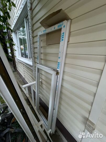 Дверь пластиковая входная