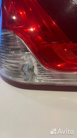 Фонарь задний правый Honda CR-V (битый)