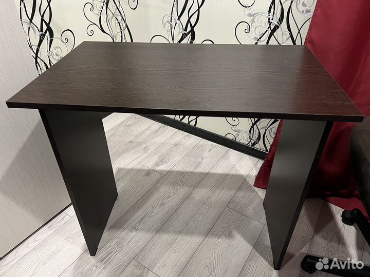 Компактный столик