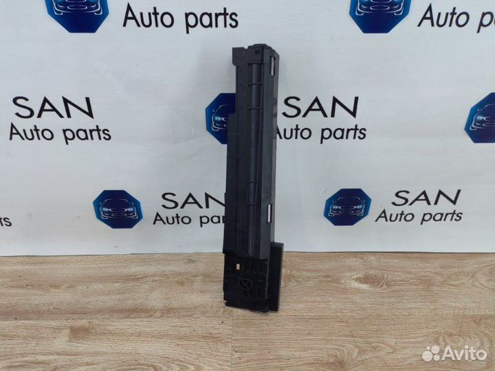 Крепление радиатора правое Bmw 3 F30 N20B20 2012