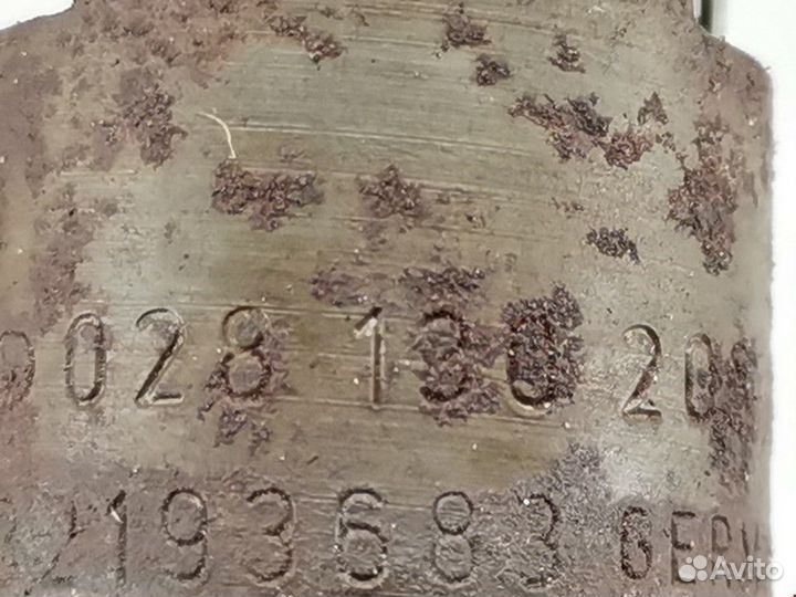 Форсунка Volkswagen Caddy 2 2001 028130202R