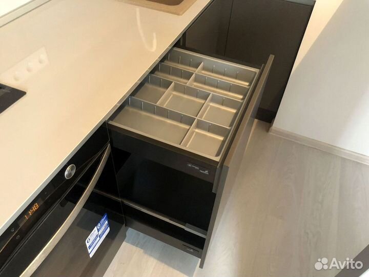 Кухонный гарнитур от фабрики мебели