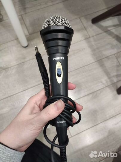 Проводной микрофон Philips
