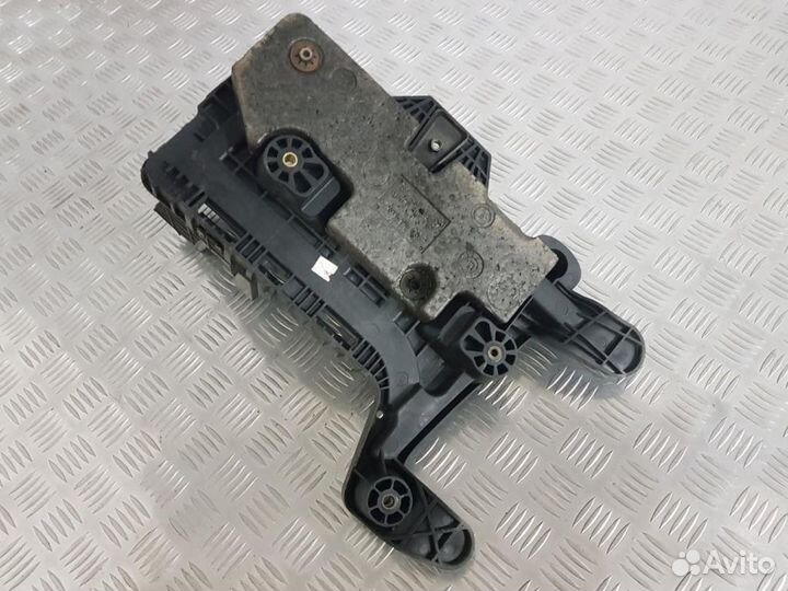 3C0915336 Полка аккумулятора Volkswagen Passat B7
