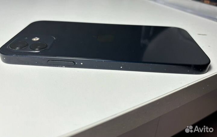 iPhone 12, 64 ГБ