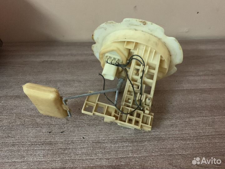 Датчик уровня топлива Almera N15