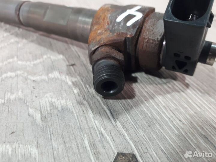 Форсунка дизельная электрическая Volkswagen Passat