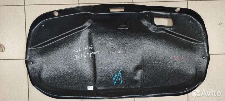 Обшивка крышки багажника Мазда 3 (BL)