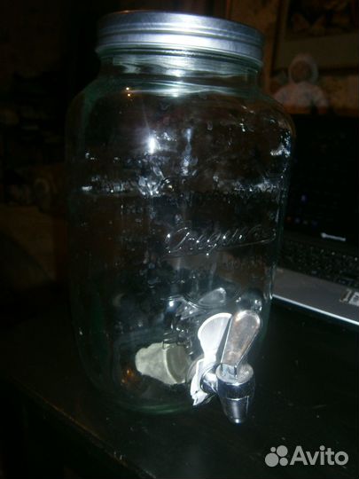 Банка с кранчиком