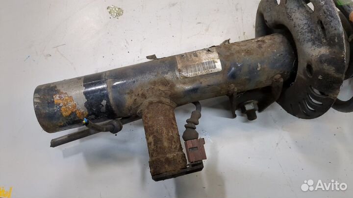 Амортизатор подвески правый передний Volkswagen Passat CC