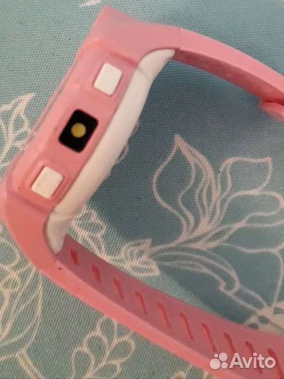 Беспроводные наушники, часы, телефон, пульт, кисть