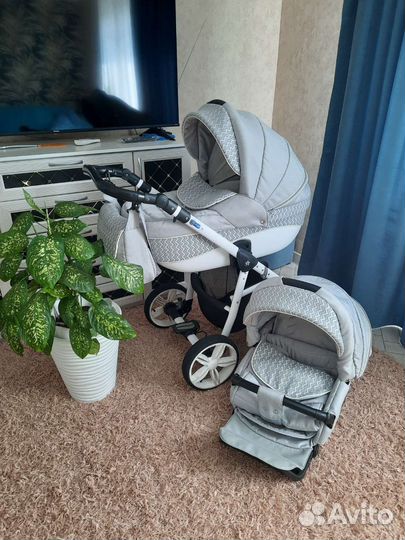 Коляска 3 в 1 автолюлька в подарок