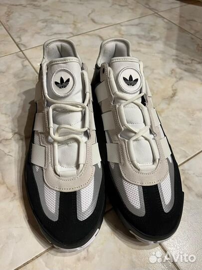 Кроссовки adidas