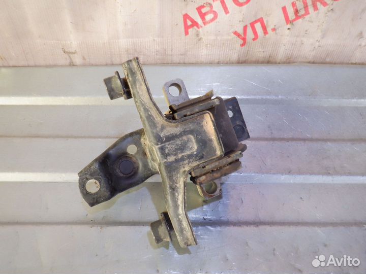 Кронштейн опора двигателя Фольксваген Поло 5