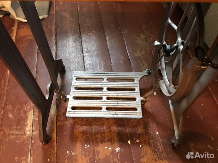 Швейная машина. пмз им. Калинина