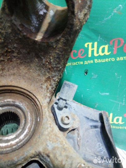 Поворотный кулак передний правый Skoda Octavia A4