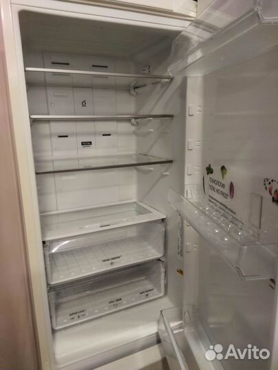 Продам холодильник Whirlpool