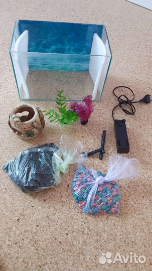 Аквариум со всеми вещами