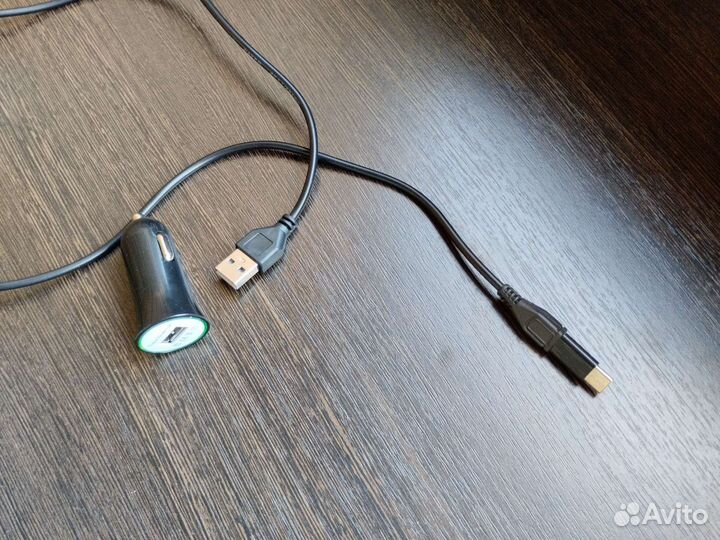 Автомобильная зарядка новая