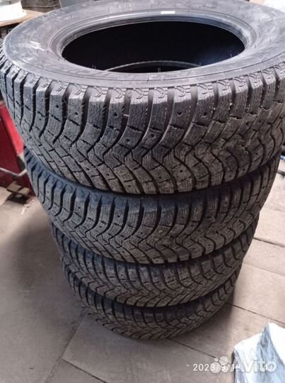 Michelin X-Ice North 225/65 R17