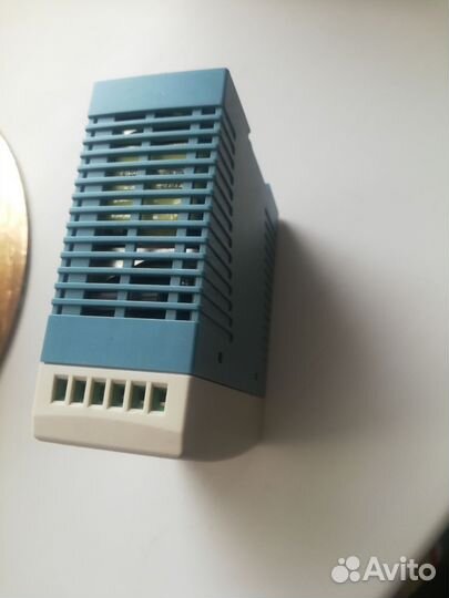 Источник питания