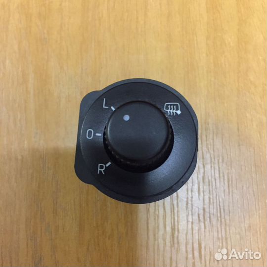 Регулятор джойстик зеркала Шкода Рапид Фабия