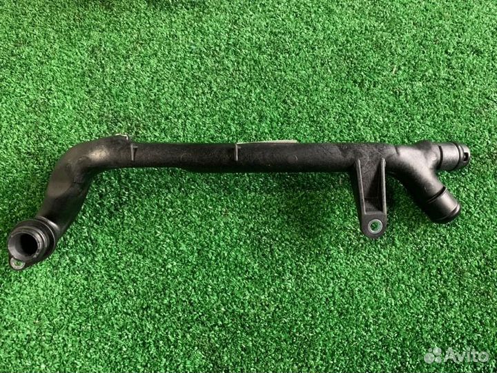 Патрубок охлаждения Mercedes-Benz 271