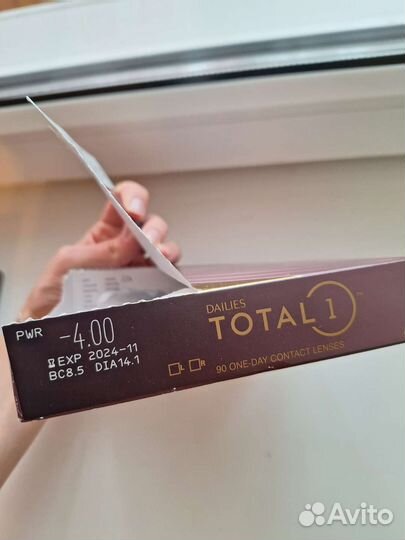 Линзы контактные Alcon Dailies Total 1 -3,5 и -4