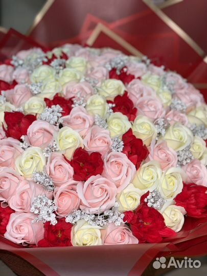 Букет розы герберы 8 марта подарок день рождения