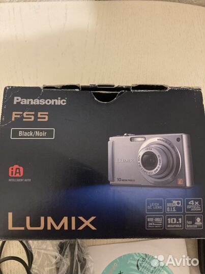 Компактный фотоаппарат