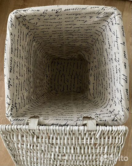 Корзина для белья белая плетенная