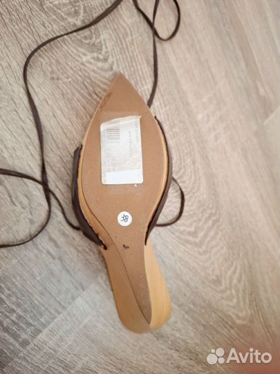 Туфли на скале