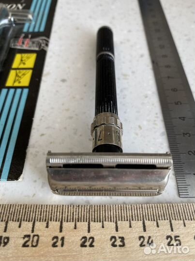 Бритвенный станок с лезвиями времён СССР новый