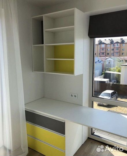 Рабочая зона у окна