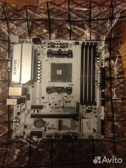 Материнская плата am4