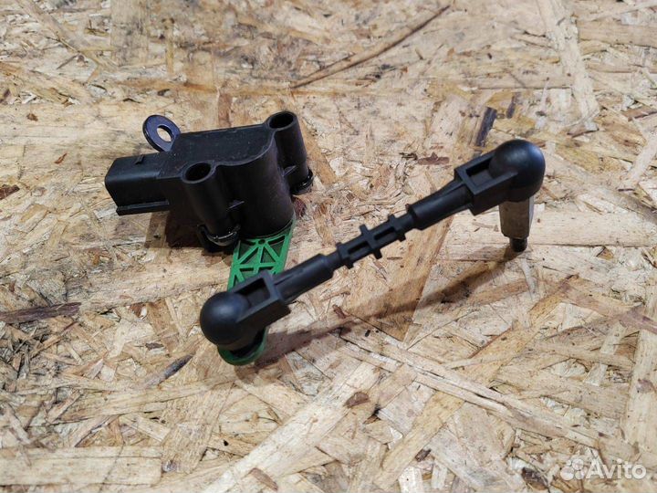 Датчик положения подвески Audi A8 D4 (S8,RS8) 4H09