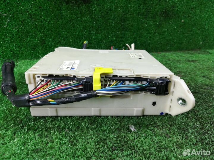 Блок предохранителей Lexus GS 3 8273030631