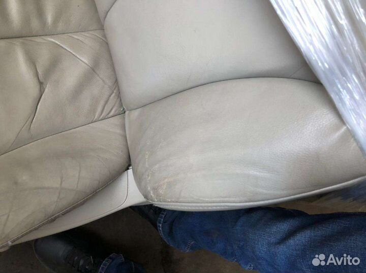 Кожаные передние сиденья бу