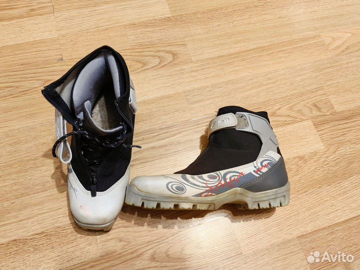 Лыжные ботинки