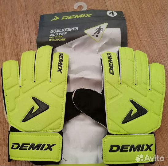 Вратарские перчатки детские