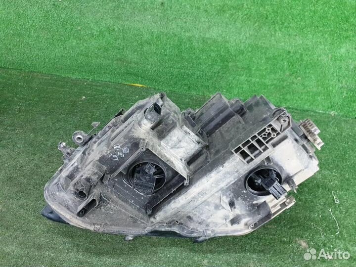 Фара правая Volkswagen Tiguan