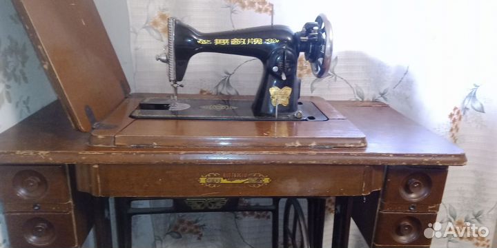 Швейные машинки Чайка 142м и Butterfly