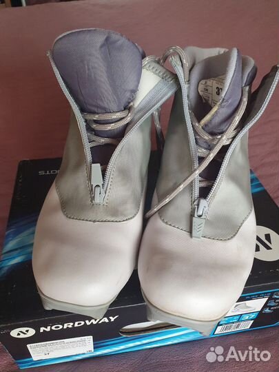 Лыжные ботинки женские 37р