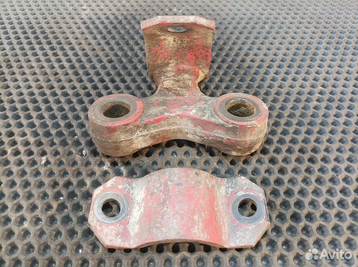 1369369 Кронштейн стабилизатора переднего