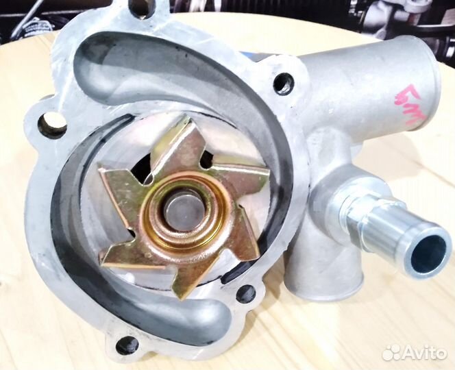 Помпа, водяной насос газ 3310