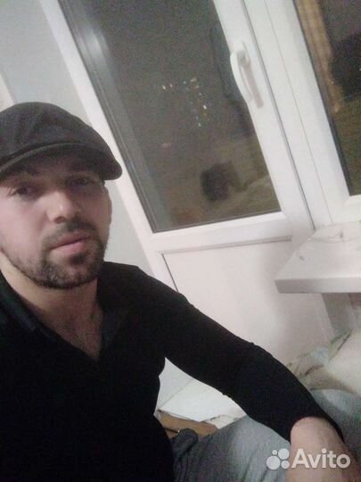 Бригада строителей каменщики